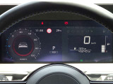 【メーターパネル】素早く車の情報が読み取れる、視認性に優れたシンプルなデザインのメーターパネルです。