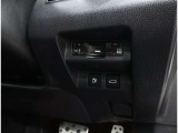 ETC!料金所も止まる事無くスイスイです!窓を開ける必要も無いので雨や花粉、排気ガスの浸入もありません!今や必需品ですネ!