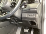 左側に高速で便利なETCがあり、横滑りを防ぐVSAなどのスイッチは、運転席の右側、手の届きやすい位置にあります。