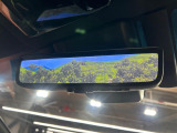 【デジタルインナーミラー】カメラが撮影した車両後方の映像をルームミラー内に表示。クリアな視界で状況の確認が可能です!※ドラレコ機能ご利用には別途SDカードをご用意いただく場合があります。