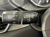 【オートワイパー(AUTO)】雨が降り出した時に、雨滴検出用センサー(レインセンサー)が雨滴を感知すると、自動でワイパーが動作します。