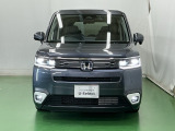 LEDヘッドライトを装備しています。LEDヘッドライトはとても明るく、雨の日や夜間走行も安全・安心です。オートライトコントロール付きで周囲の明るさに応じて自動で点灯・消灯します