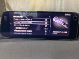 ハンドル操作をアシストすることにより車線からの逸脱回避を支援します。
