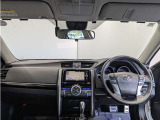 高級感のある運転席回り♪乗っていて落ち着けるデザインです。もちろん使い勝手もとても良いです。