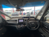 視界の良さと取り回しの良さで、たまに運転する奥様にも安心♪