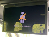 【フリップダウンモニター】大画面モニターで後席でもエンタメをお楽しみいただけます。小さなお子様にも大人気の装備です♪