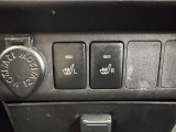 シートヒーター装備!エアコンに比べて暖まるスピードが速いので冬でも快適に過ごせます