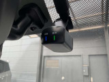 前後ドライブレコーダーを装着すれば、事故やトラブルの際、前方車両や後方車両の映像を録画し、客観的な証拠を残すことができます。また、あおり運転対策にも効果的です。