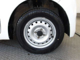タイヤサイズは145/80R13です