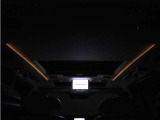 夜間に室内を照らしてくれるルームライトです