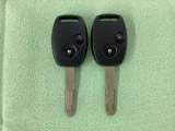キーレスエントリー付きです。ドアの開け閉めの際に、ボタン操作でキーの差し込み不要です。スペアキーも同じものを用意しております。
