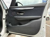 快適なショールームにて、お車選びのお手伝いから、ご購入後の整備待ちまで、ご対応致します。