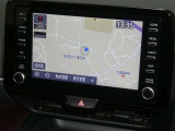 【8インチ純正ナビ】純正ナビを装備。タッチパネル式で使いやすく、詳細地図により目的地をピンポイントで設定できます。初めての道でも迷いにくく、ロングドライブも快適ですよ♪