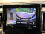 【マルチアラウンドモニター】専用のカメラにより、上から見下ろしたような視点で360度クルマの周囲を確認することができます☆死角部分も確認しやすく、狭い場所での切り返しや駐車もスムーズに行えます。