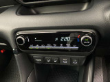 オートエアコンは温度を設定するだけで、自動で風量などを設定してくれます。運転しながら操作も必要ないので、安全性も向上します。