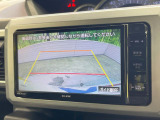 【バックカメラ】駐車時に後方がリアルタイム映像で確認できます。大型商業施設や立体駐車場での駐車時や、夜間のバック時に大活躍!運転スキルに関わらず、今や必須となった装備のひとつです!