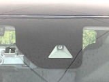 【エマージェンシーブレーキ】走行中に前方の車両等を認識し、衝突しそうな時は警報とブレーキで衝突回避と被害軽減をアシスト。より安全にドライブをお楽しみいただけます。