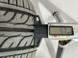 夏タイヤの残り溝は5.7mmです。スリップラインからは4.2mmとなっております。