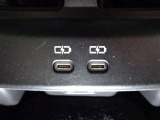 【USB給電】今では当たり前のUSB給電ソケットがついております。 スマホやデジカメなど出先や災害時の充電も可能です♪
