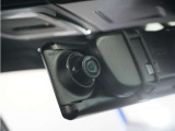 ◆ドライブレコーダー◆映像・音声などを記録する自動車用の装置です。 もしもの事故の際の記録はもちろん、旅行の際の思い出としてドライブの映像を楽しむことができます。