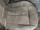 運転席になります。