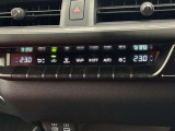 デュアルエアコンとは、運転席と助手席で、個別に温度設定ができる機能です。気温の感じ方は、人それぞれ違うもの。乗る人に優しい機能ですね。