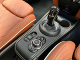 車両の詳細、ご質問につきましては、弊社営業スタッフまでお気軽にご連絡下さいませ。遠方のお客様には実車の詳細画像送信も承ります。