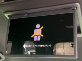 【14型有機ELフリップダウン】三列目からでも迫力のエンタメが観れる大画面フリップダウン。有機ELのモニターでは、一般的なフリップダウンよりも高コントラストでキレイな映像を楽しめます。