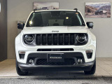 Jeep伝統の丸目のヘッドライトにセブンスロットグリル!一目でJeepだとわかります。