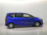 両側パワースライドドア付きだから、狭い駐車スペースなどでの 乗り降りラクラク!小さなお子さまのいるご家庭には嬉しい装備。
