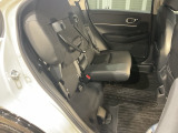 後席をはね上げれば、「もうひとつの荷室」が生まれます。