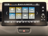 スマートフォンのような操作感の静電式タッチパネル。