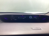 スピードメーターはこちら!すっきりとしたデザインで、昼間でも夜間でも見やすい設計になっています。