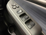 ご納車前にはプロの整備士が点検を行い、交換の必要がある部品は交換してからご納車いたします。また、その後の点検・整備・車検等も当社にお任せください。