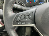 ナビの音量など車両情報を手元で操作できるハンドルスイッチ付き。