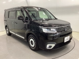 狭い駐車場でも、スライドドアならチャイルドシートへのお子さまの乗降や荷物の積載もスムーズ。