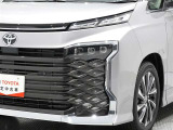 悪天候や夜間走行時も良好な視界を確保し安心して運転できる高輝度プロジェクター式LEDヘッドライトを装備!省電力&長寿命。