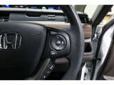 Hondaセンシングの機能のひとつ、アダプティブクルーズコントロール付!アクセルから足を離しても設定したスピードと前車との車間を保ち走行してくれます!車線維持もアシスト☆高速道路で疲労軽減ですね☆