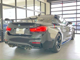 BMWのメカニックによる、100項目の納車前点検エンジン、ミッション、マフラー、電気系統やコンピュータなどを詳細に点検します。交換基準の部品があれば、純正部品を使用し整備した後にお客様にお渡しします。