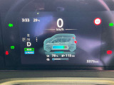 メーター内のカラーディスプレイには運転をサポートするさまざまな情報を表示!瞬間燃費などが表示できます。