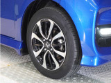 認定中古車では、厳しいHonda認定基準をクリアした厳選されたHonda認定中古車のみ、取り扱っております。「ご購入前の安心」「納車後の信頼」を車両と一緒に提供しております。