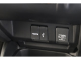 スマートフォンなどの音楽再生が可能なUSB接続ジャック装備車両です♪♪♪