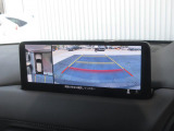 360&deg;ビューモニターを搭載しています。コーナーセンサーと合せてお使いいただくことで、安全、安心にお車の取り回しを行っていただけます。