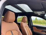 明るい車内です。