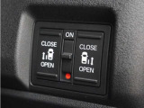 ◆両側電動スライドドア◆狭い駐車場でも乗り降りが楽々♪お子様が隣の車にドアを当ててしまう心配もございません!小さなお子様連れの方もこれで安心。