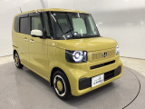 180cm近い車高と、センターレイアウト燃料タンクの低床フロアで、軽自動車とは思えない車内空間を実現しています。