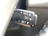 【クルーズコントロール】高速道路もラクラク走行。アクセルを離しても一定速度で走行ができ、長距離運転時の負担を軽減!加速・減速も簡単なスイッチ操作で調整できます。