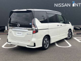 納車前に入念な点検整備をさせていただきます。もちろん全車走行距離無制限のワイド保証付きですので安心してお乗りいただけます。
