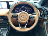 ハンドルも手にしっくり馴染み、握りやすくしっかり車の情報が伝わってきます。