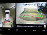 パノラミックビューモニター付きです。車両を上から見たような映像をディスプレイオーディオ画面に表示、運転席からの目線だけでは見にくい、車両周辺の状況をリアルタイムでしっかり確認できます。